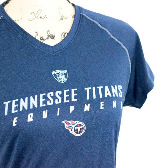 Women's Tennessee Titans T-Shirt- Reebok - Picture 2 of 5